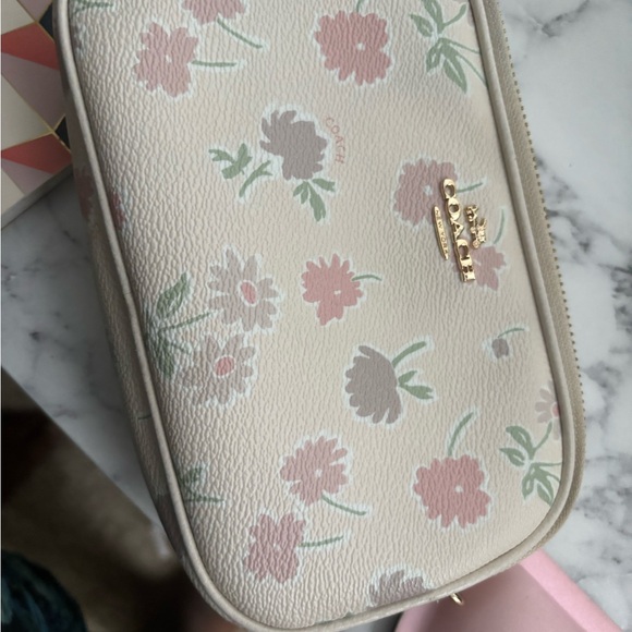 Coach Cream and Pink Floral Crossbody Bag - Picture 4 of 5